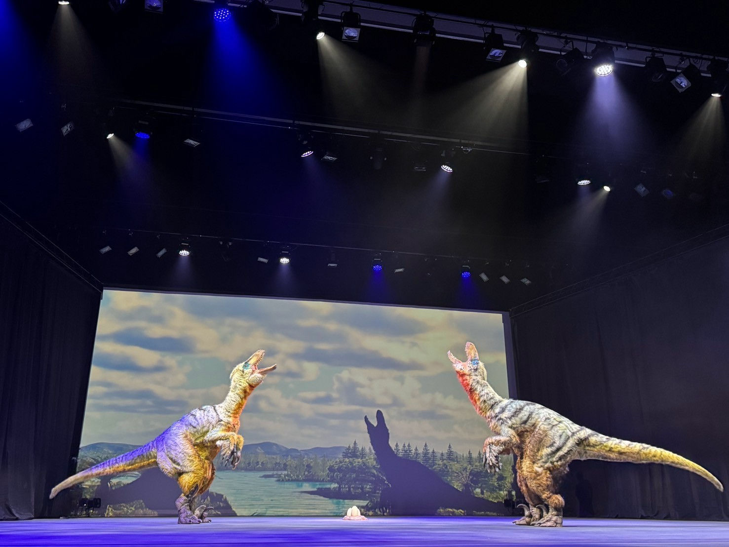 恐竜ラボ！キング・オブ・ハンターズ ステージ写真
